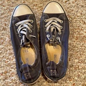 converse slip on sneakers